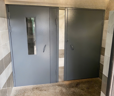 Двери в подъезде Двери в подъезде