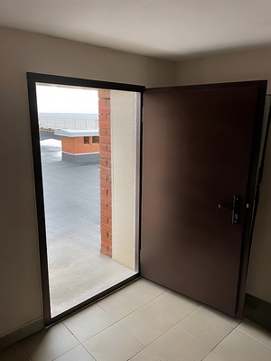 Дверь на крышу