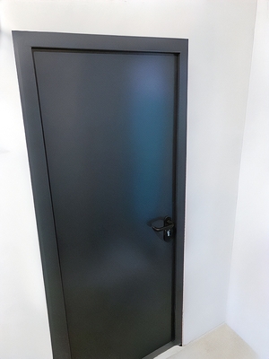 Темно-серая дверь ei-60