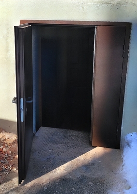 Нестандартная полуторная дверь